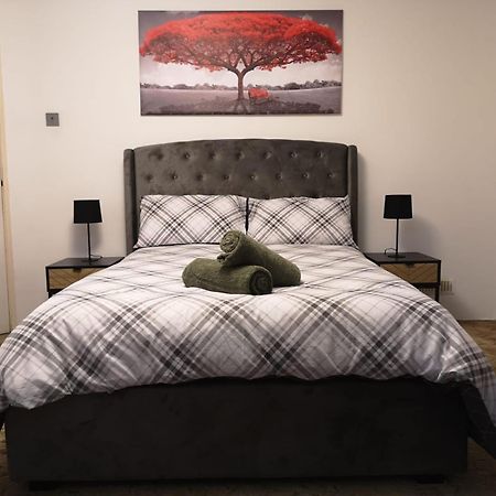 Mossbank House Luton Airport Hotell Eksteriør bilde