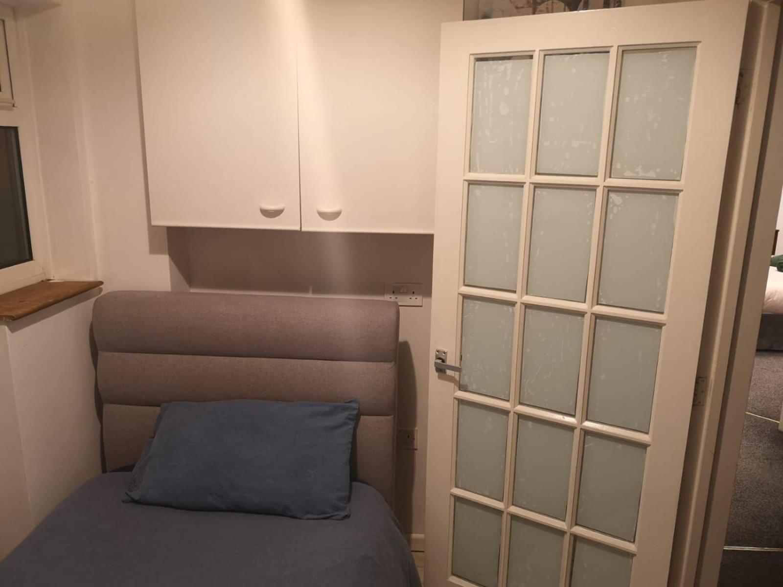 Mossbank House Luton Airport Hotell Eksteriør bilde